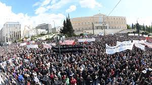 Ciocniri violente între manifestanţi şi poliţie la Atena