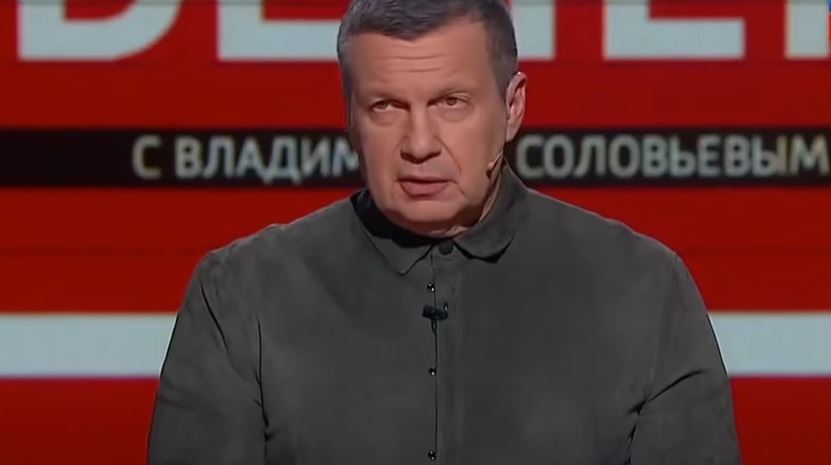 Un prezentator TV rus amenință Italia: „Tremurați, nenorociților! Vă amintiți cum pupați mâinile soldaților ruși?”