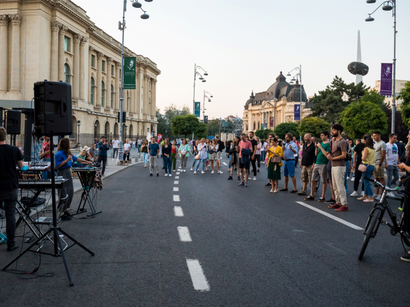 Bucureștiul a pierdut în favoarea mașinilor, orașele din Vest sunt redate pietonilor