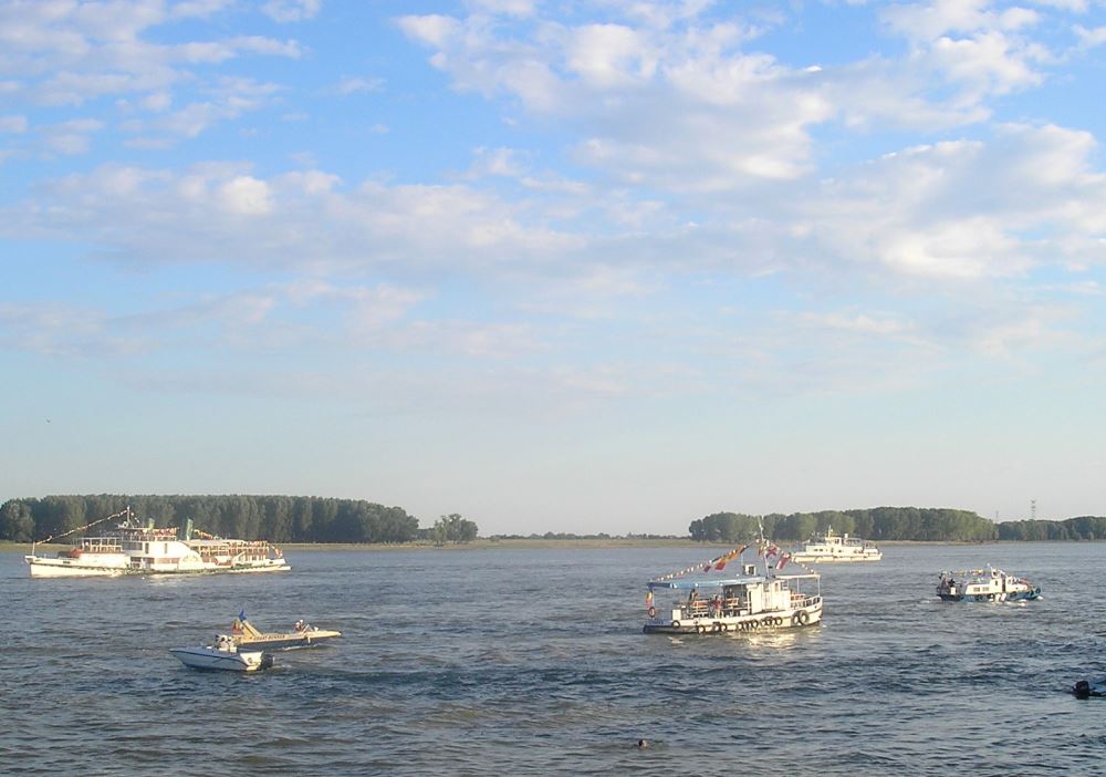 Încercare de reluare a plimbărilor cu „vaporul” pe Dunăre. CJ Galați cumpără o navă cu 30 de locuri