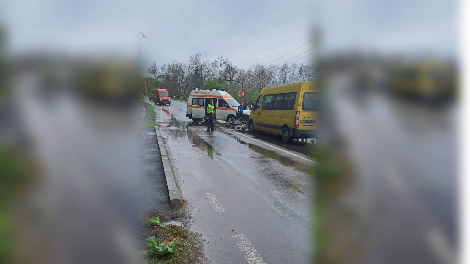 Accident grav între un microbuz de transport persoane și un autoturism, în Buzău