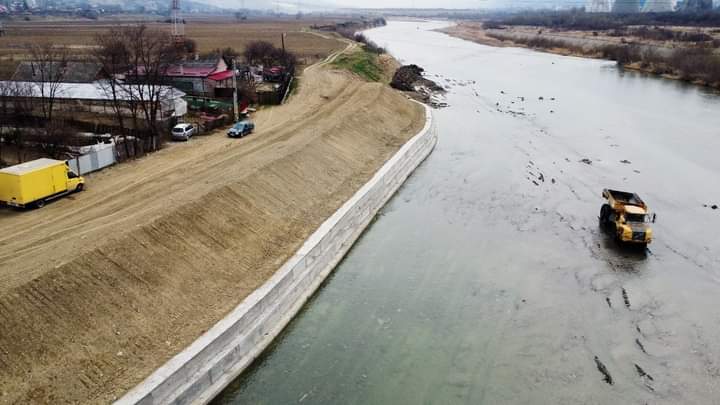 Fonduri guvernamentale pentru apărarea împotriva inundațiilor în județul Bacău