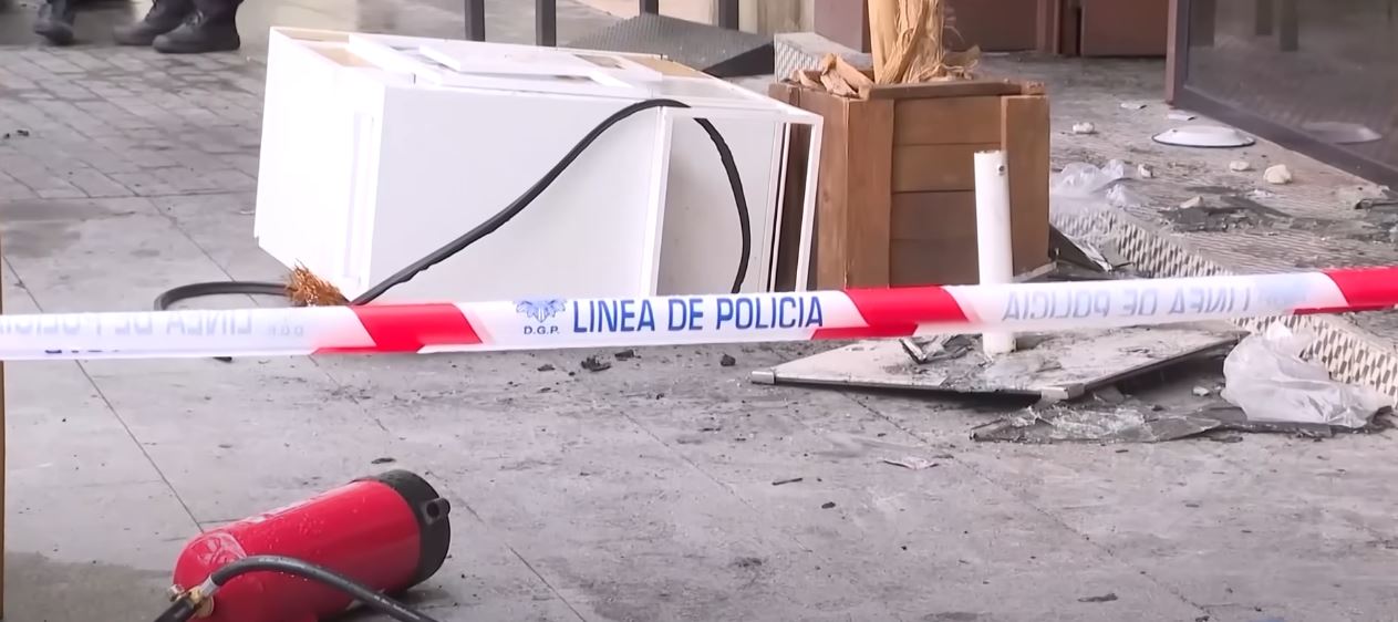 Incendiu devastator într-un restaurant din Madrid după ce bucătarul a vrut să flambeze niște preparate. Doi oameni au murit
