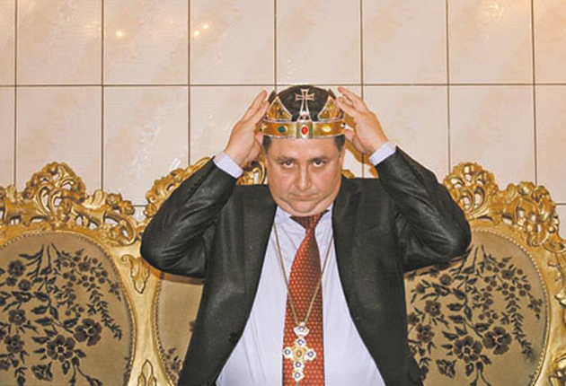 ”Regele romilor”, Dănuț Stănescu, acuzat de înșelăciune și fals în declarații