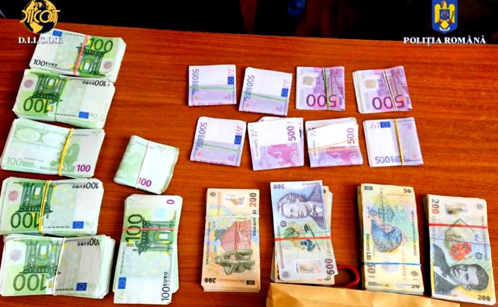 Au fost capturați 7 interlopi care au pus în circulație bancnote false de 50 și 100 euro