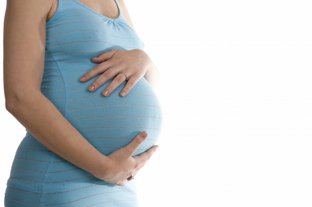 Un caz la 50 de milioane: Însărcinată, cu două utere, în fiecare câte un bebeluș