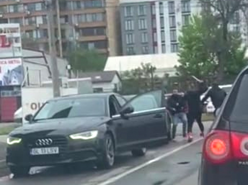 Poliția din Galați, în alertă după o răfuială cu maceta pe o stradă centrală din oraș