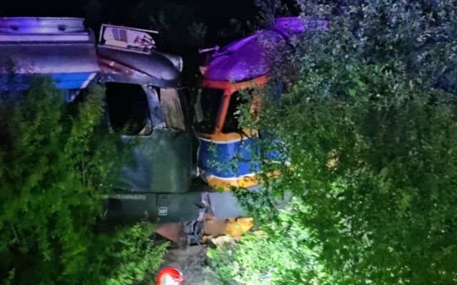 Două locomotive s-au ciocnit violent pe ruta Videle-Giurgiu. Doi bărbaţi au ajuns de urgenţă la spital