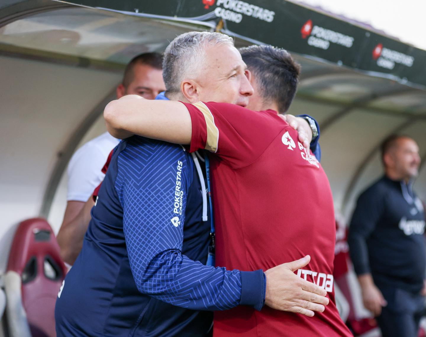 Ce antrenor îl înlocuiește pe Dan Petrescu, la CFR Cluj