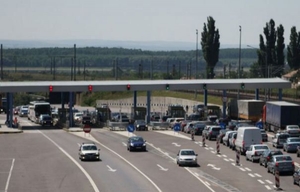 Plata taxei pentru trecerea podului de la Feteşti redevine obligatorie de vineri, ora 00.00.