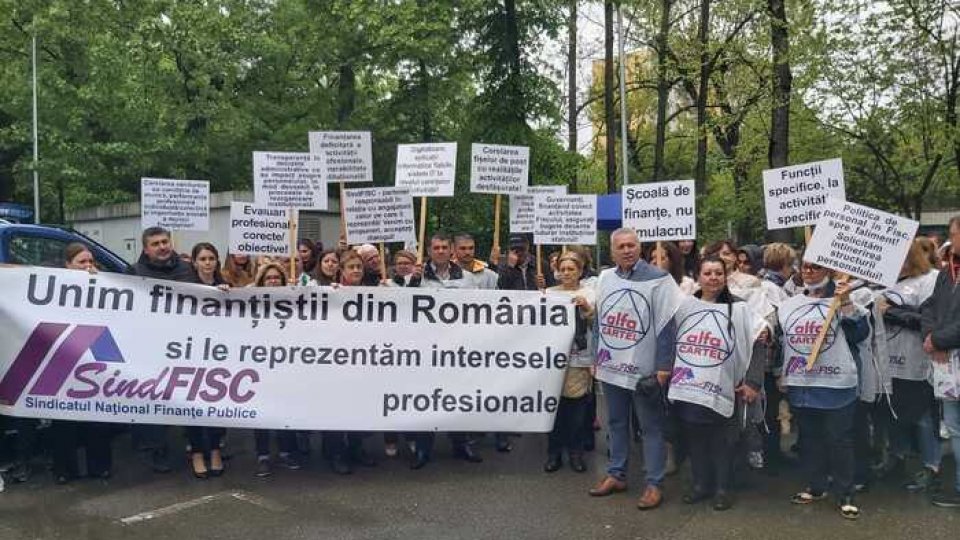 De ce nu vor cei din Finanțe reforma lui Ciolacu și de ce nu renunță nici premierul