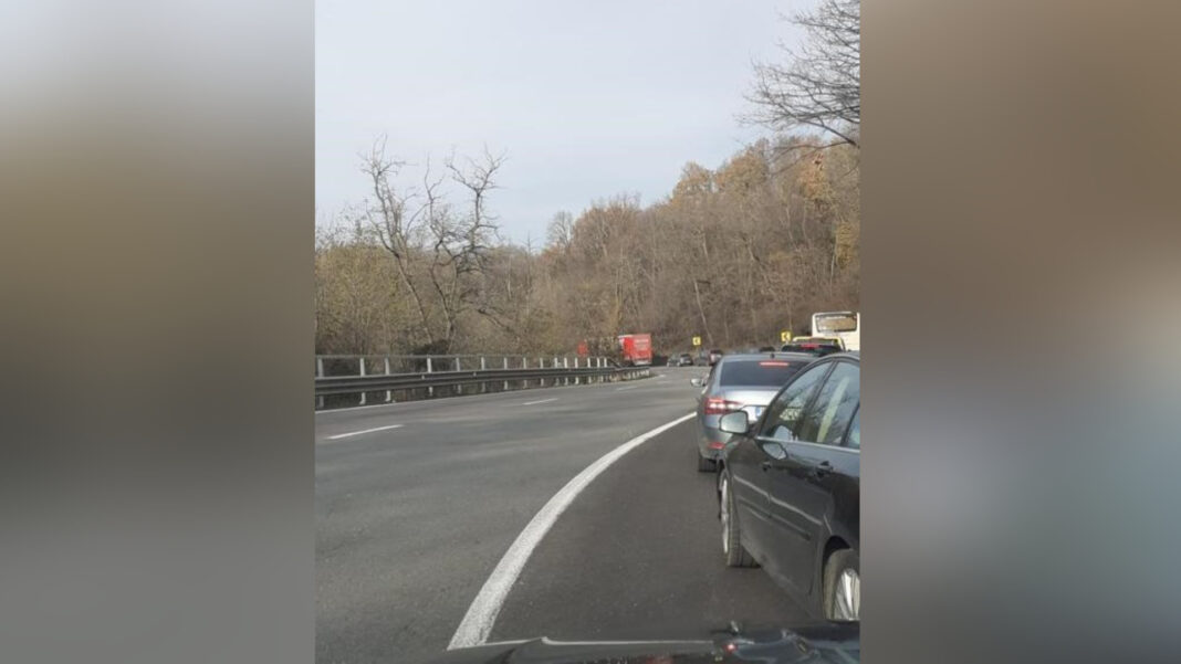 Atenție șoferi! Trafic intens pe Autostrada A1 către Vâlcea și Sibiu