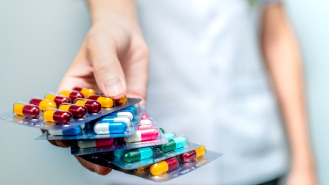 Farmaciile vor fi obligate să raporteze zilnic Ministerului Sănătății toate operațiunile cu antibiotice