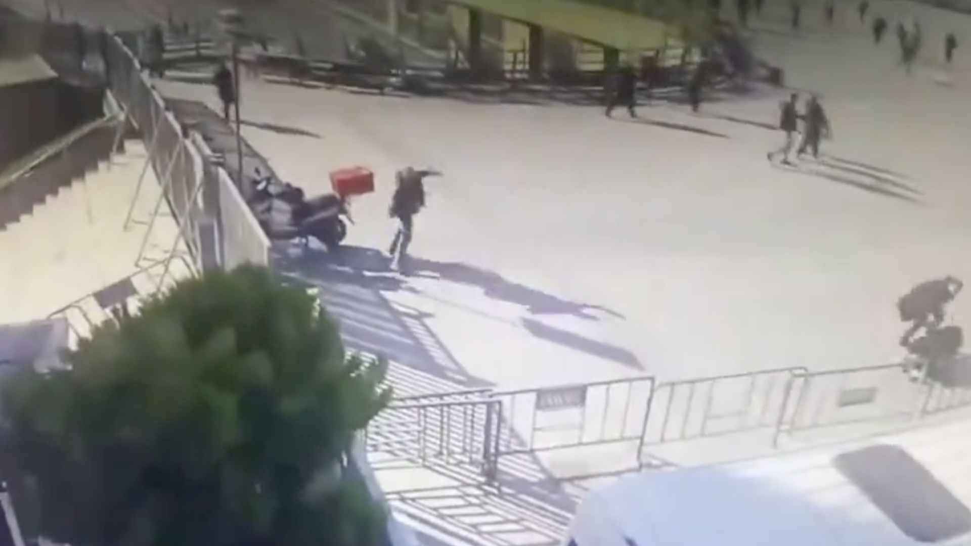 Atac terorist în fața unui tribunal din Istanbul. Atacatorii, membrii grupului marxist-leninist